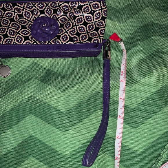 Vera Bradley Wristlet - Picture 4 of 7